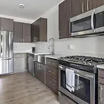 Landing At Yacht Harbor Club - 1 Bedroom In Hayden Island Neighborhood Network