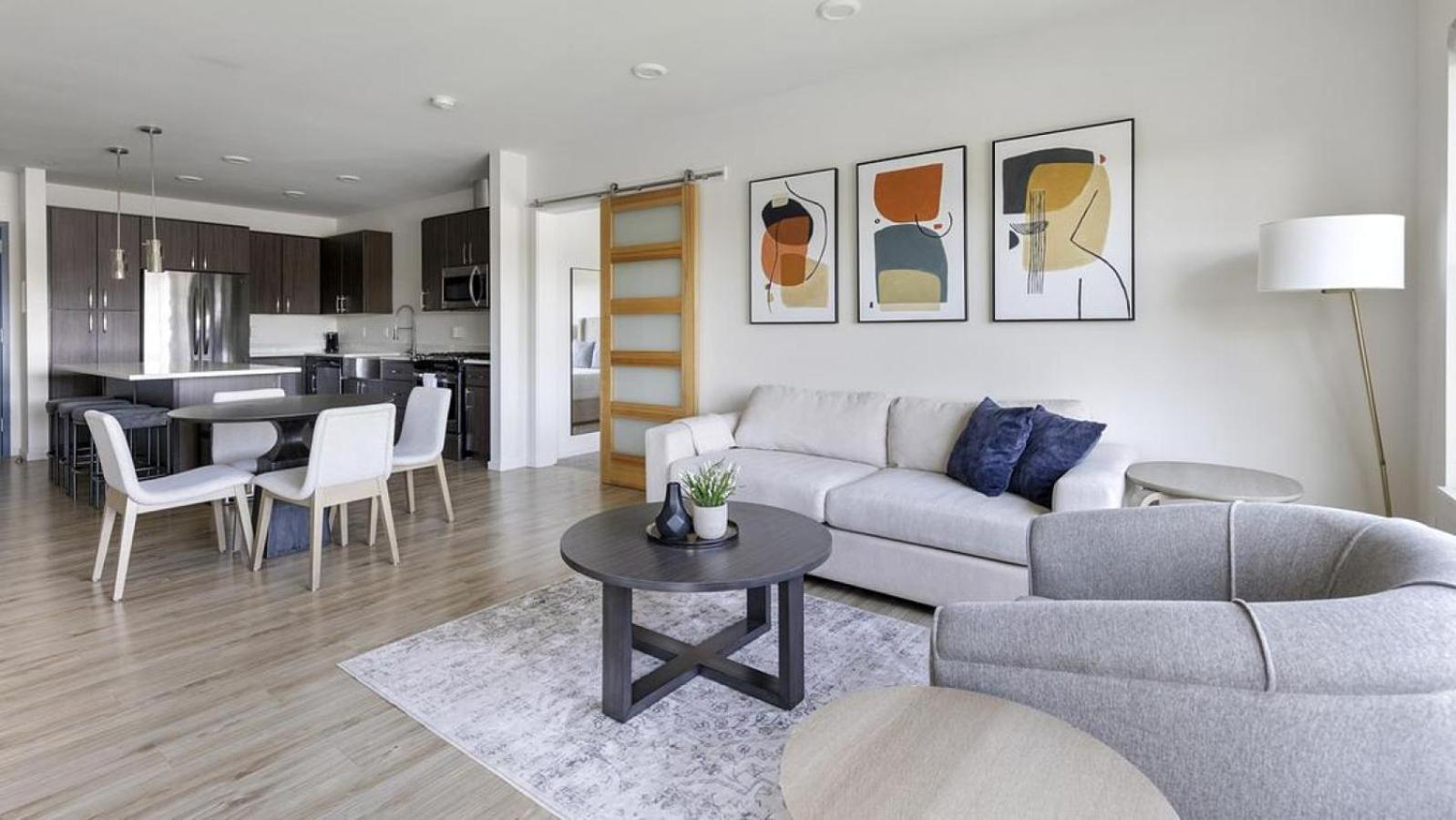 Apartment Landing At Yacht Harbor Club - 1 Bedroom In Hayden Island Neighborhood Network Portland