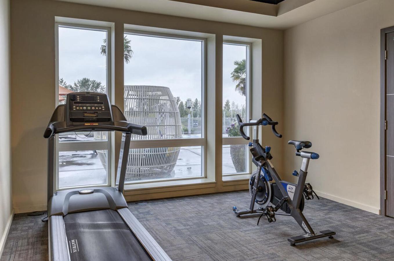 Landing At Yacht Harbor Club - 1 Bedroom In Hayden Island Neighborhood Network Apartment